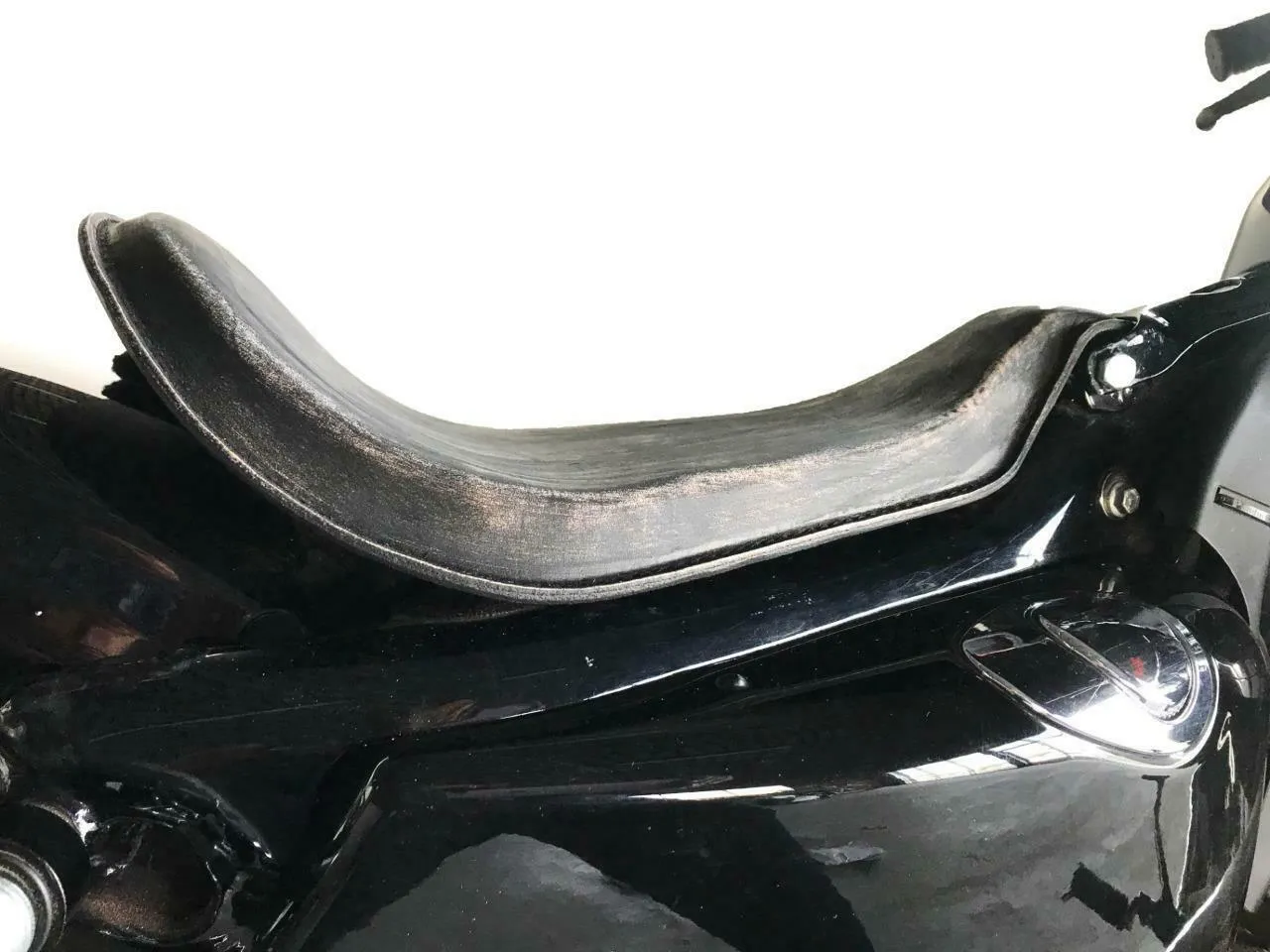2010-2022 Sportster Harley On The Frame Seat Brn Dist Leather Roll Up All Models