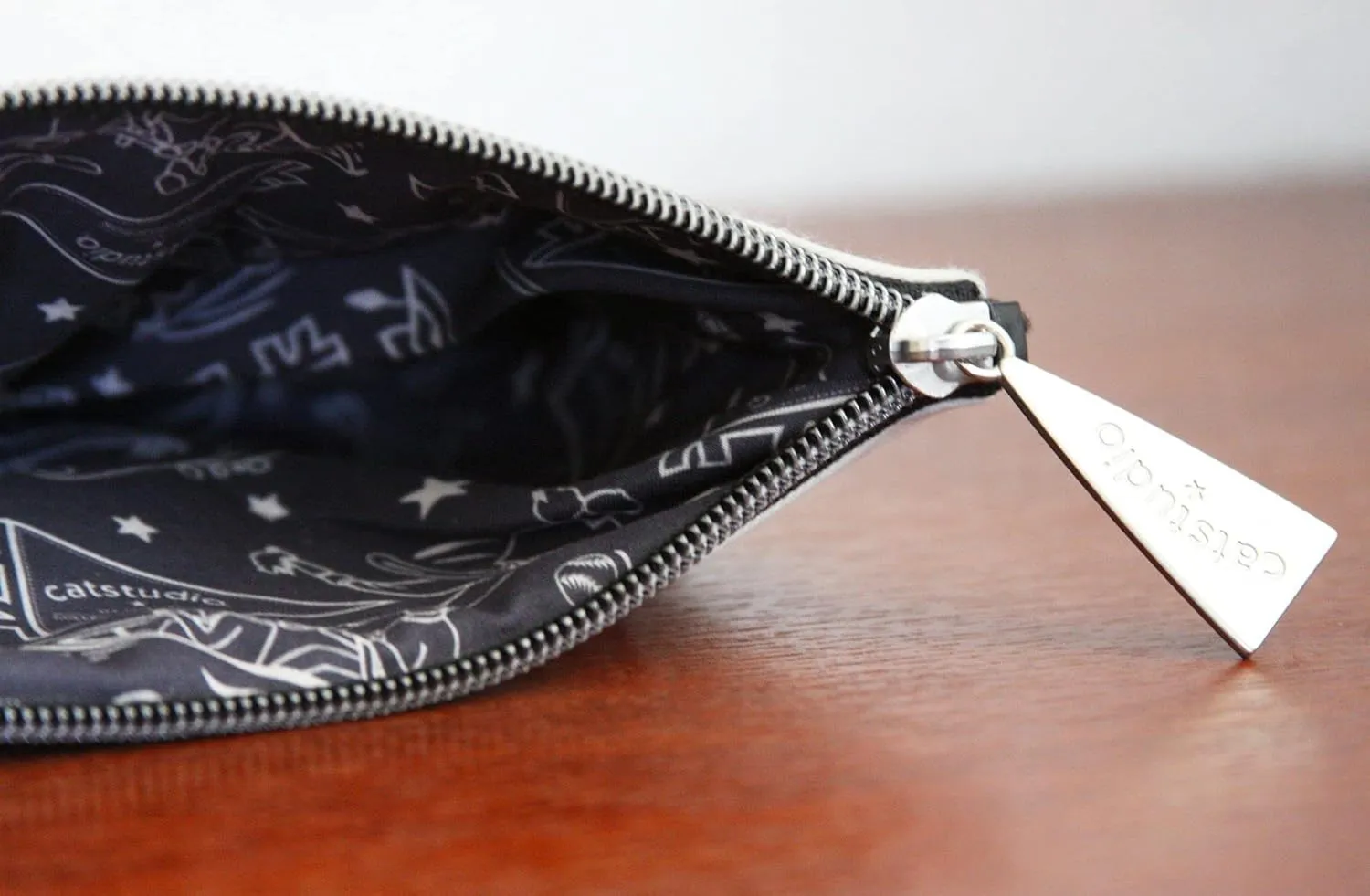 Catstudio Zipper Pouch, University of Georgia Travel Toiletry Bag, 5 x 7, Ideal Makeup Bag, Dog Treat Pouch, or Purse to Organize Supplies for Grads & Alumi