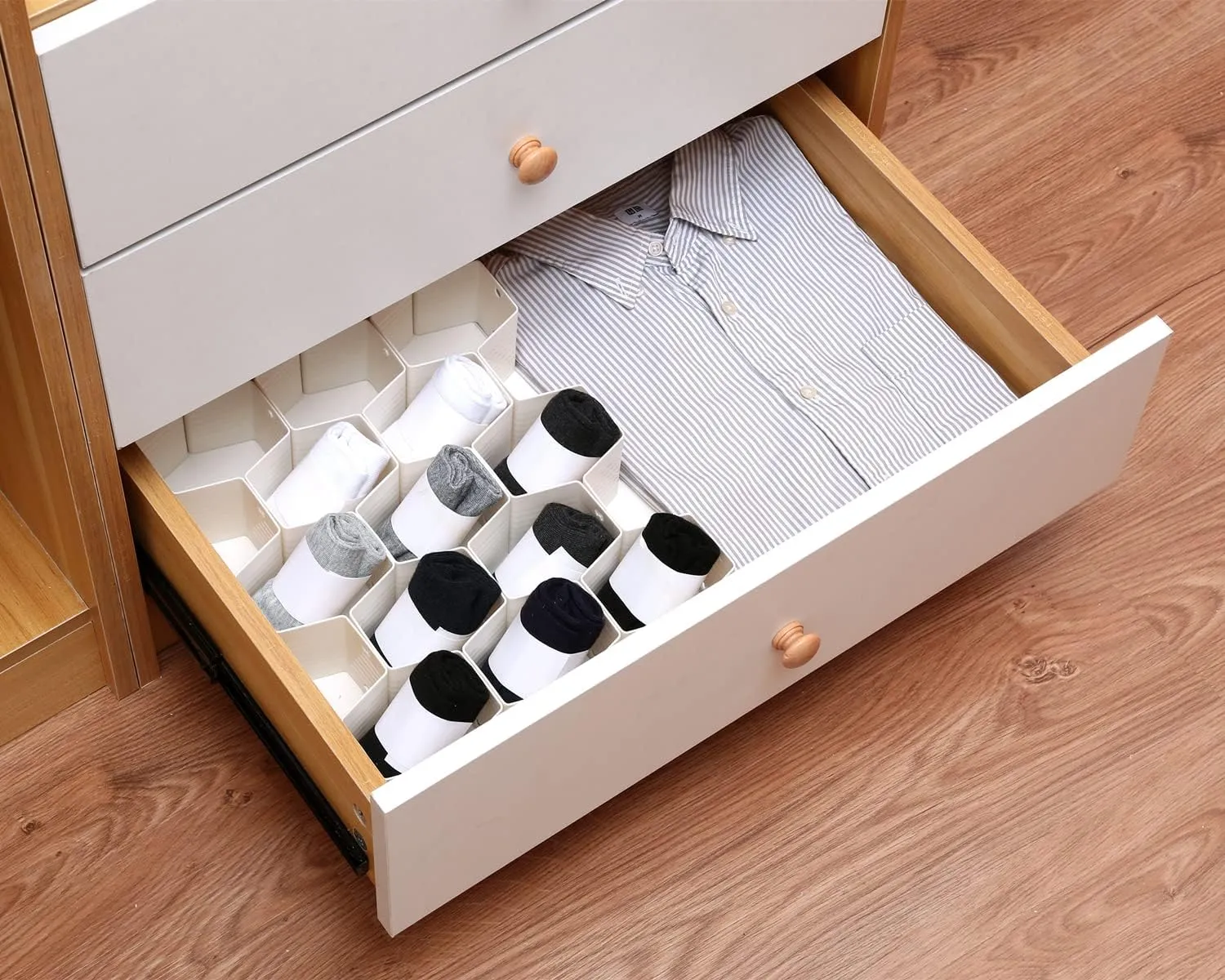 Honeycomb drawer organizer and divider, underwear, socks, tie sorter, office supplies and sundry sorting 32 pieces (White)