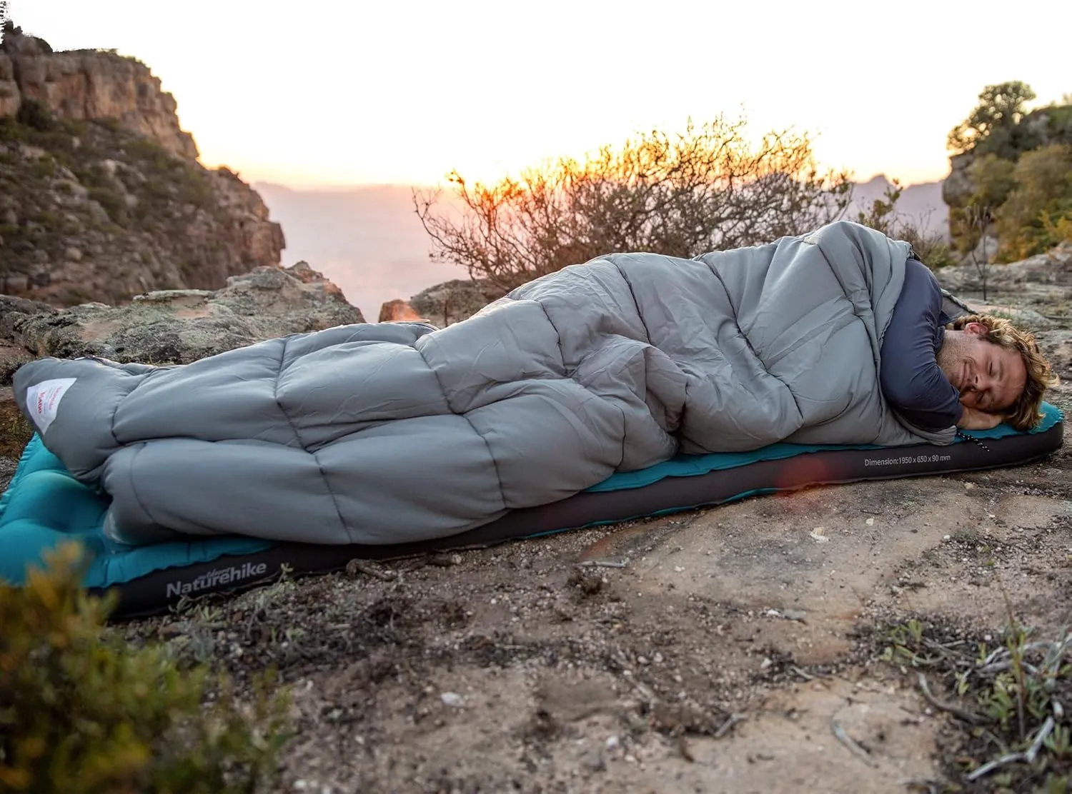 Naturehike Sleeping Bag for Adults with Hood, 33-53℉ Lightweight Hollow Cotton Sleeping Bag, 3 Seasons Waterproof Spliceable Sleeping Bags for Camping, Hiking, Traveling