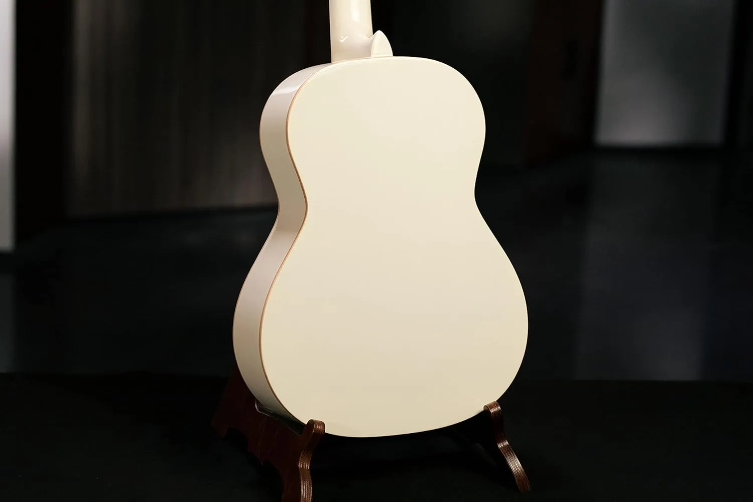 Ortega Guitars 6 String Family Series 3/4 Size Nylon Classical Guitar w/Bag, Right, Spruce Top-White-Gloss, (R121-3/4WH)