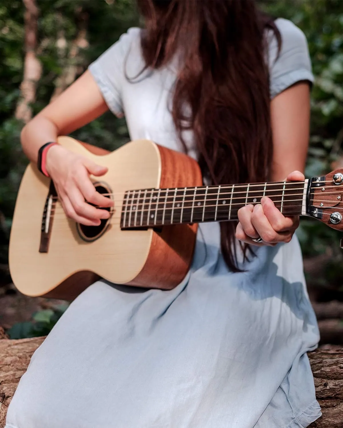 Solid Sitka Travel Guitar – FF422C Traveling Acoustic-Electric Collapsible Grand Auditorium Guitar – Portable Backpack Case