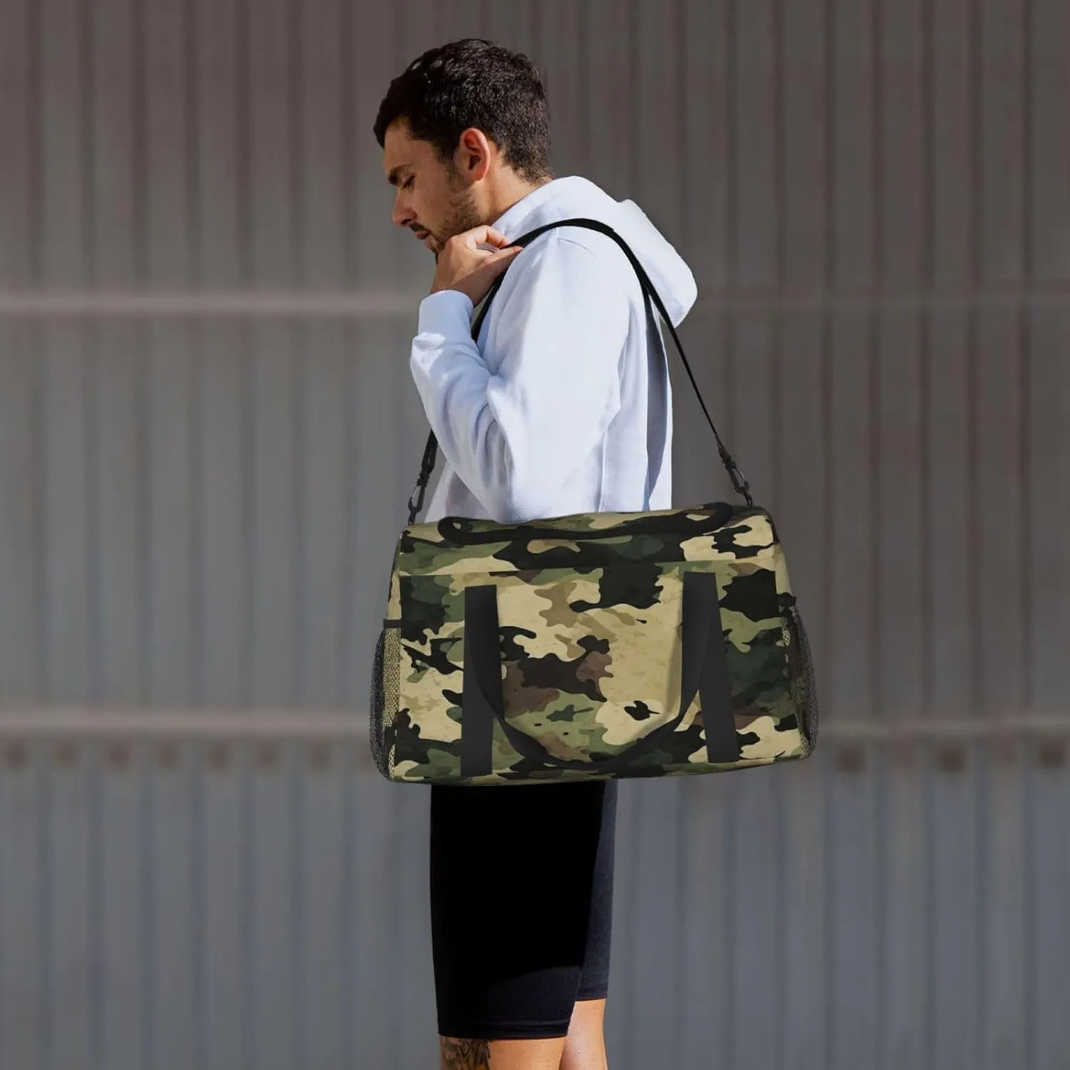 Travel Duffel Bag For Men Women, Army Brown Camouflage Pattern Carry On Sport Gym Bag With Shoulder Strap Lightweight Waterproof Weekender Bag Overnight Bag