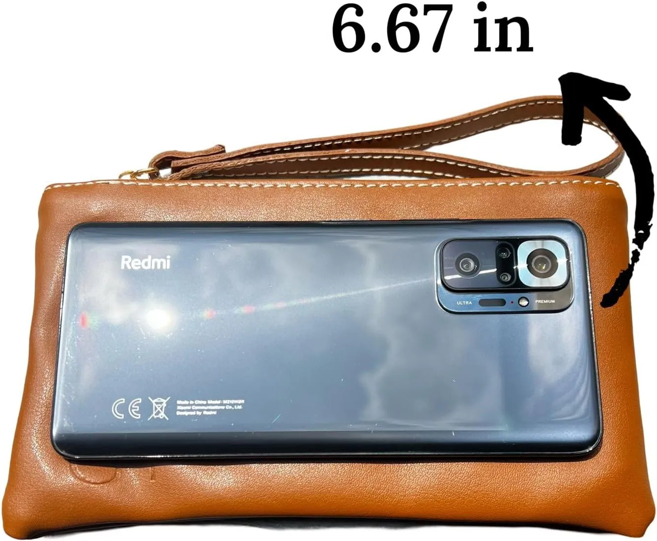 Women's eco-friendly wristlet - made with nopal cactus and corn leather, elegantly crafted in every detail.